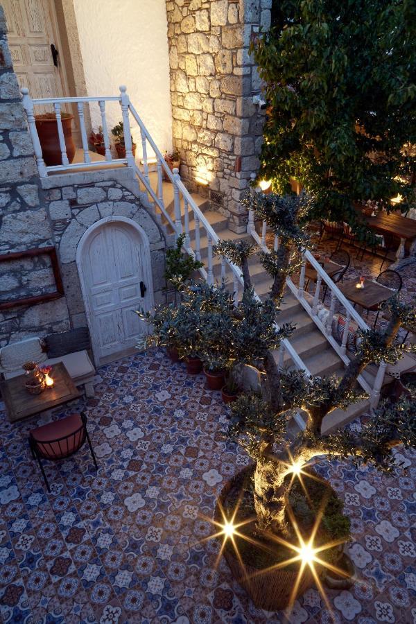 Morisi Avlu Hotel Alacatı Bagian luar foto